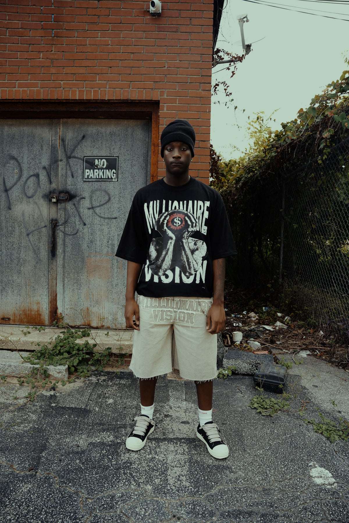 Black MV Cropped T-Shirt